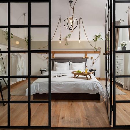 Downtown Home With Terrace By Urbanesq Boekarest Buitenkant foto