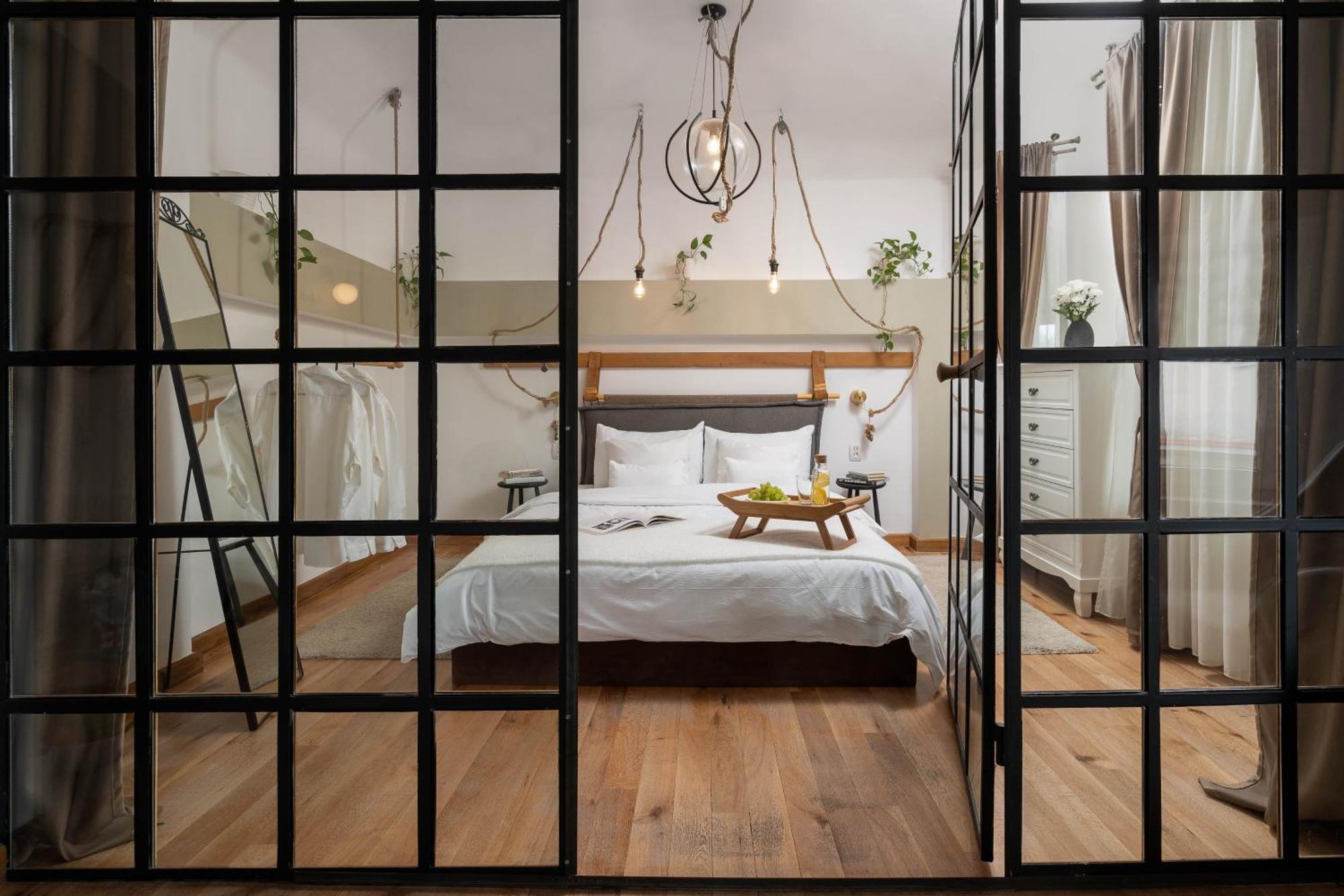 Downtown Home With Terrace By Urbanesq Boekarest Buitenkant foto